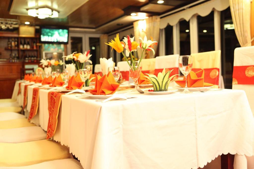 Halong Aurora Cruises Apartment Ha Long Restaurant foto